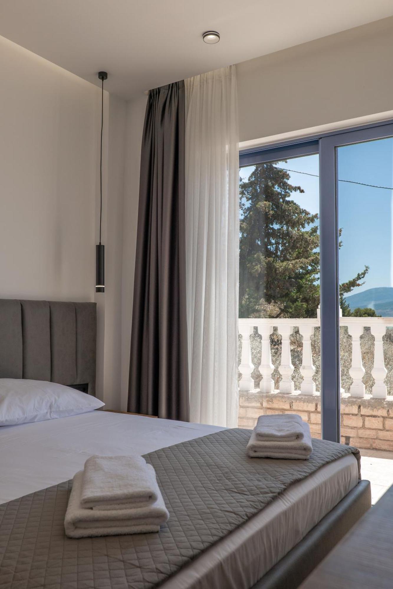 Keos Hotel Sarande Bagian luar foto